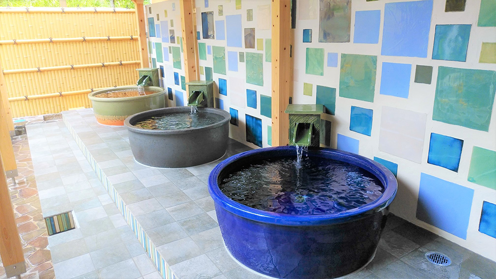 ”上野焼”を楽しめる壺湯